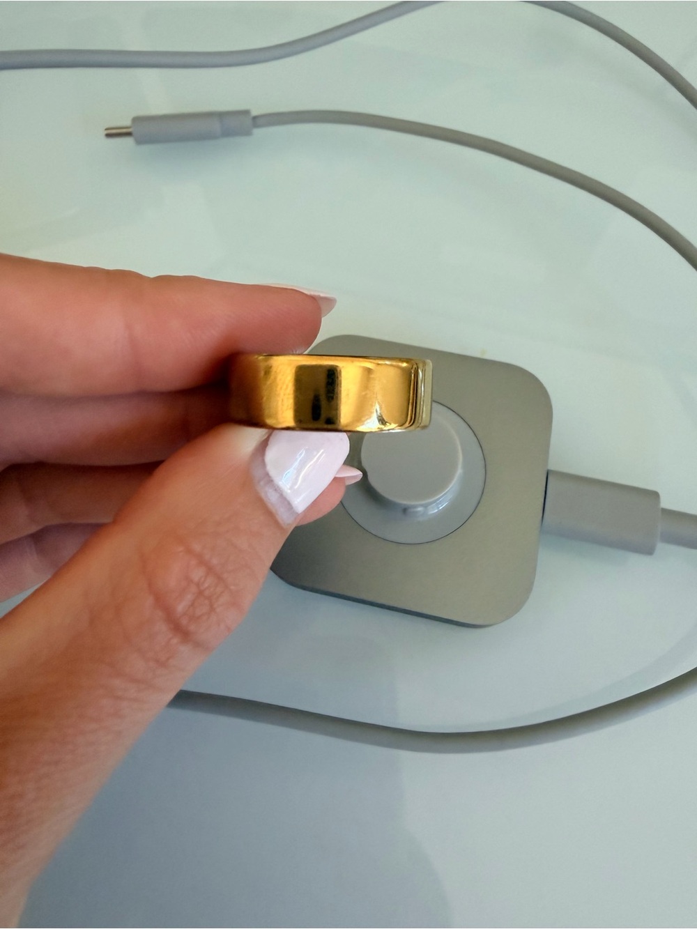 Oura Ring 4 Gold Size 8 with charger